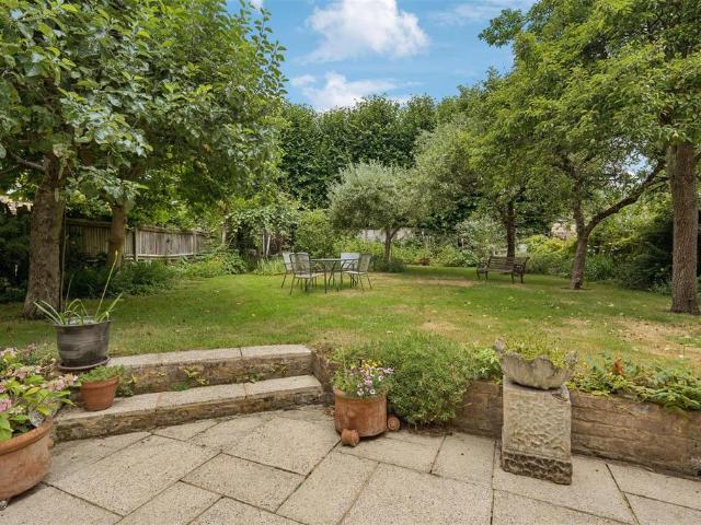 House for sale in London Borough of Hounslow, Strand
