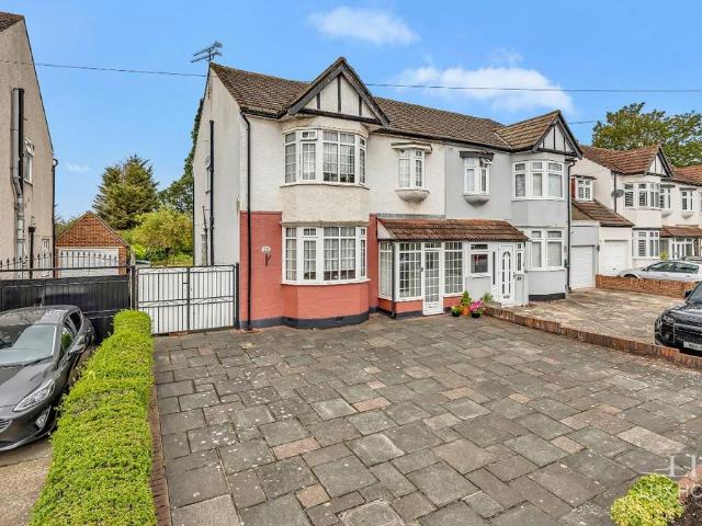 House for sale in Gidea Park, Greater London