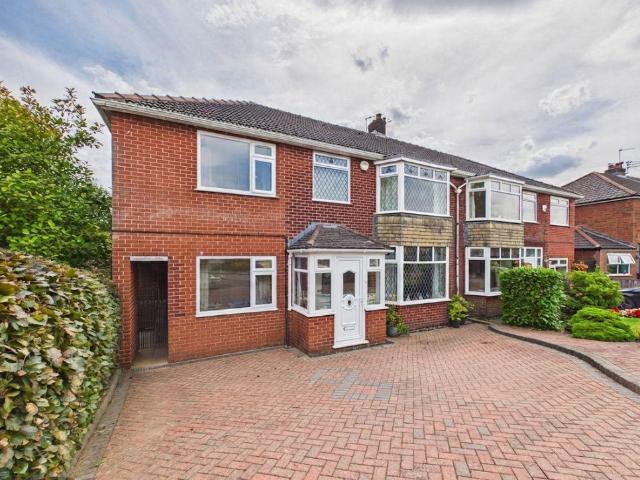 House for sale in Roe Green, Salford