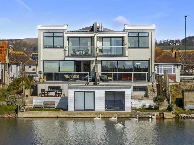 House for sale in Fishersgate, West Sussex