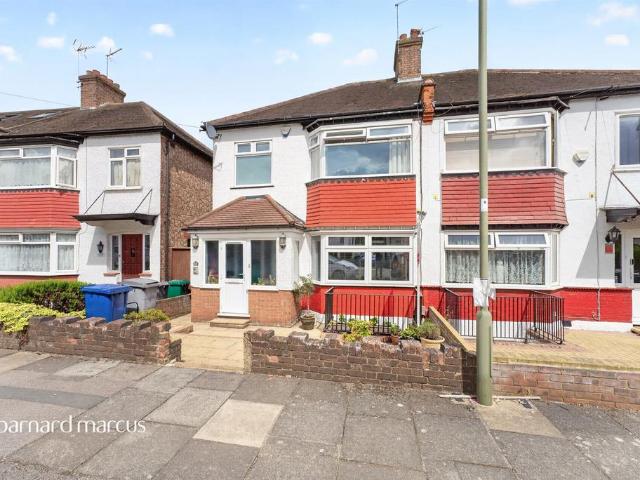 House for sale in Brunswick Park, Greater London