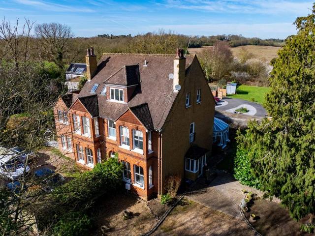 House for sale in Batchworth, Hertfordshire