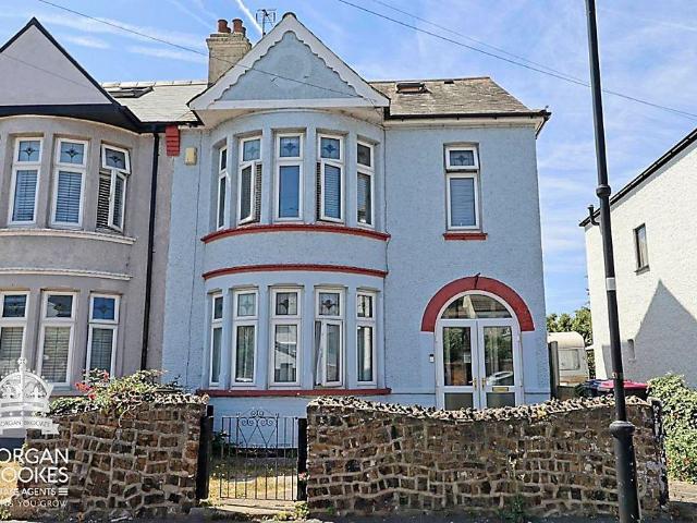 House for sale in North Shoebury, Alton Barnes