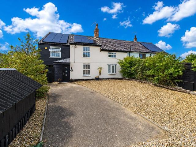 House for sale in Thurlton Links, South Norfolk
