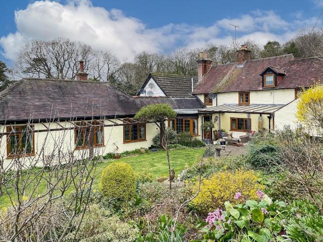 House for sale in Bromsgrove, Worcestershire
