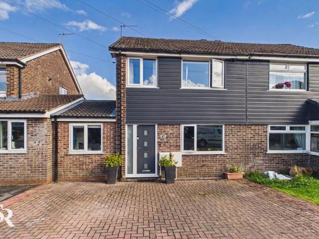 House for sale in Charlesworth, East Midlands