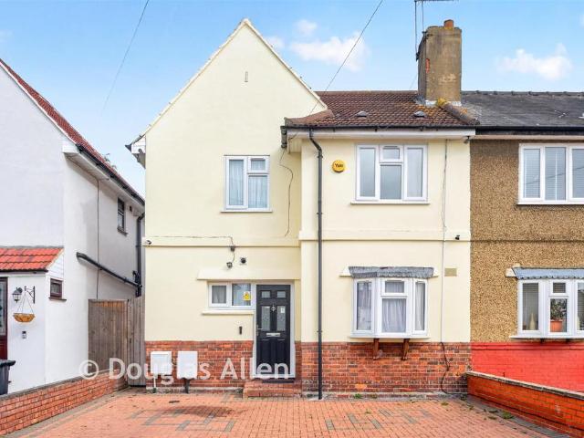House for sale in Chadwell Heath, Greater London