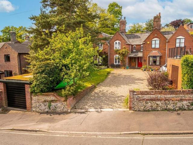 House for sale in East Bank, Norfolk