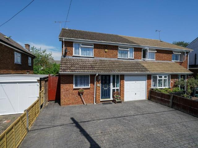 House for sale in Caddington, Bedfordshire