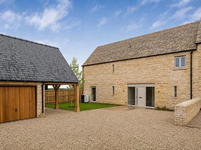 House for sale in Fossebridge, Gloucestershire