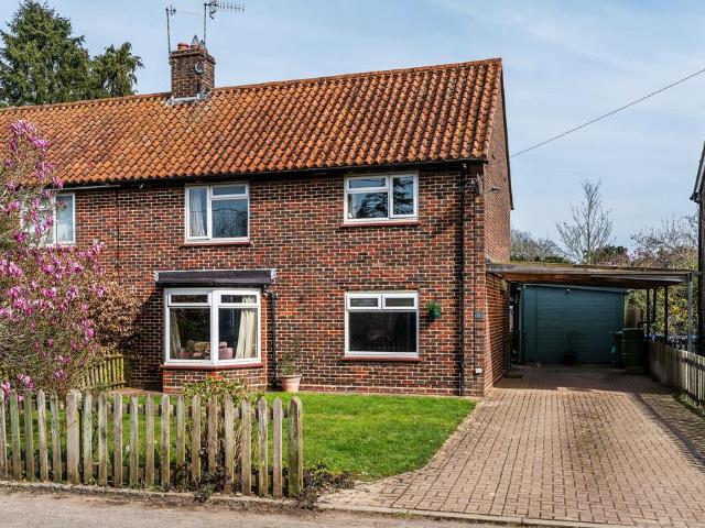 House for sale in The Butts, Kent
