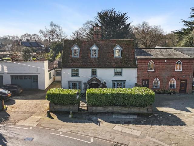 House for sale in Dale Hill, Essex