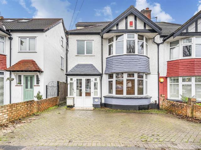 House for sale in Chingford, Greater London