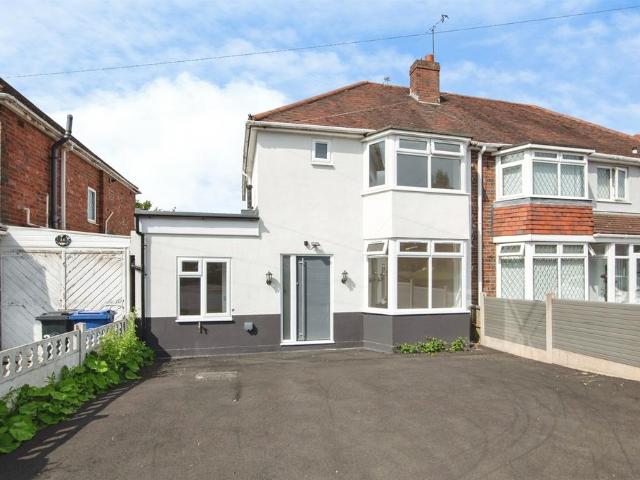 House for sale in Dixons Green, West Midlands