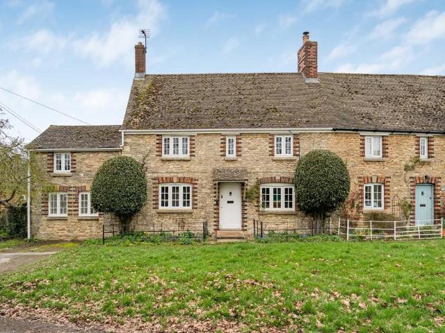 House for sale in Evershot, Oxfordshire