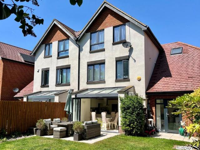 House for sale in Iver, Richings Park