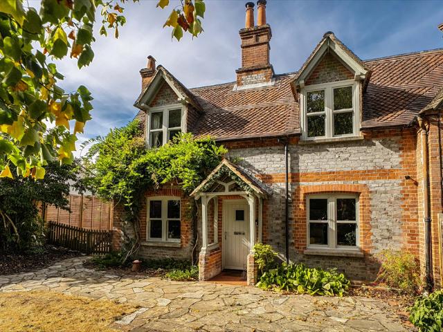 House for sale in Upper Basildon, West Berkshire