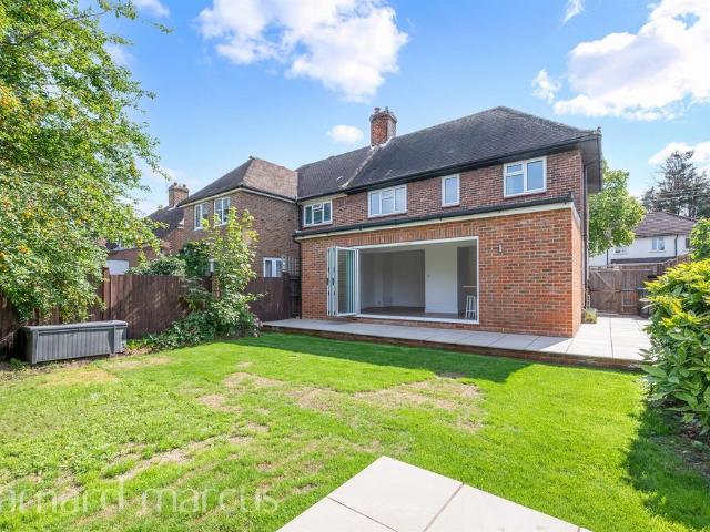 House for sale in New Malden, Greater London