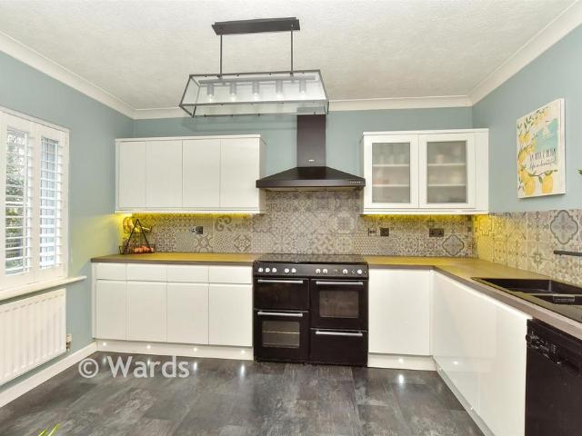 House for sale in Grove Park, Oad Street