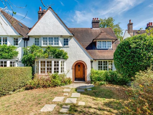 House for sale in Hampstead Garden Suburb, Greater London