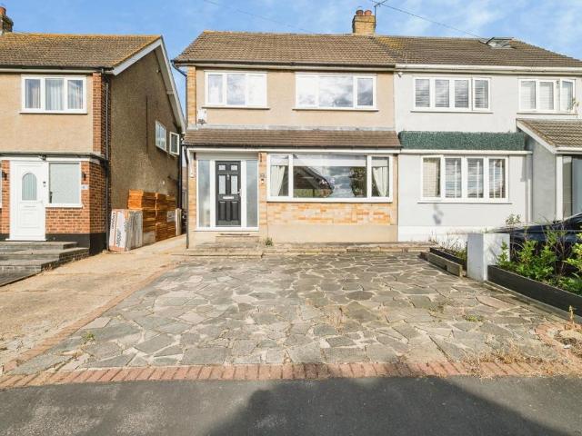 House for sale in Emerson Park, Greater London