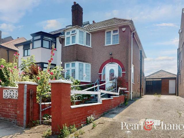 House for sale in Dollis Hill, Greater London