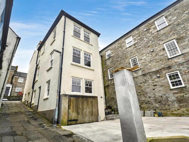 House for sale in Penryn, Cornwall