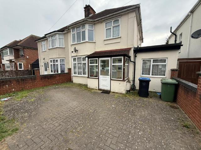 House for sale in Alperton, Greater London