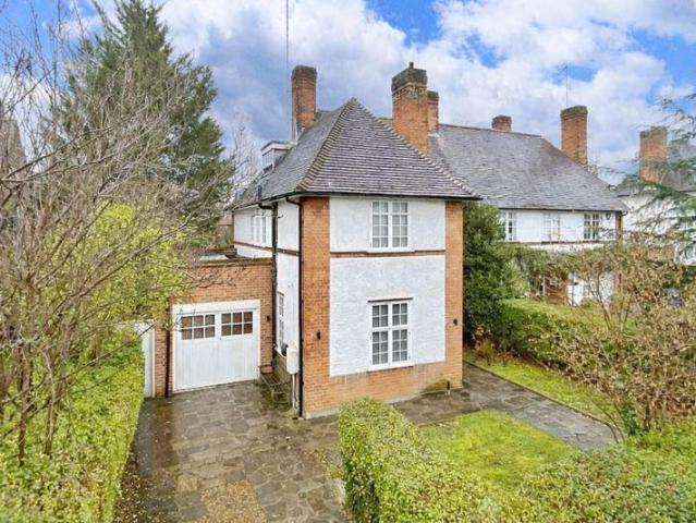 House for sale in Hampstead Garden Suburb, Greater London