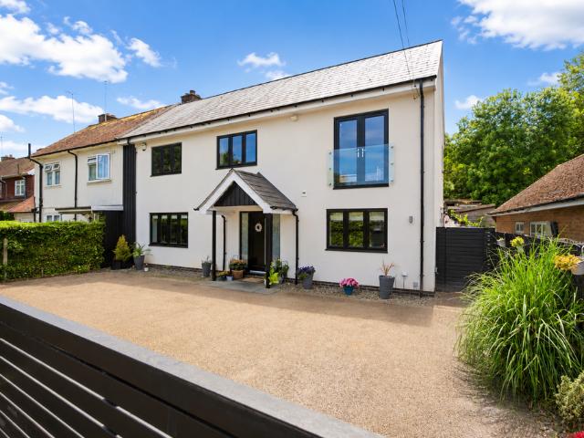 House for sale in Five Acres, Hertfordshire