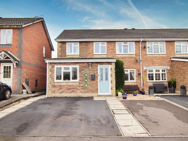 House for sale in Llantrisant, Wales