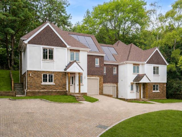 House for sale in London Borough of Croydon, Greater London