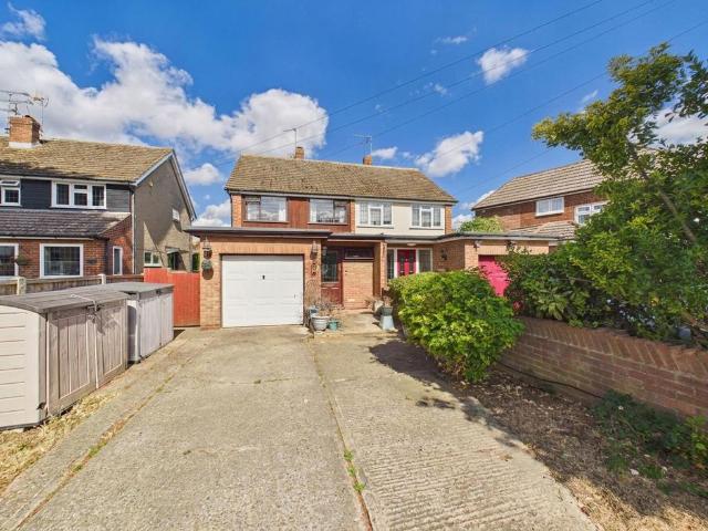 House for sale in Stanford-le-hope, Essex