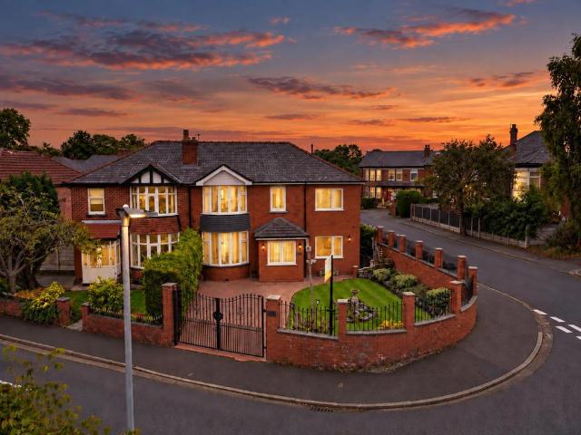 House for sale in Whitefield, Bury