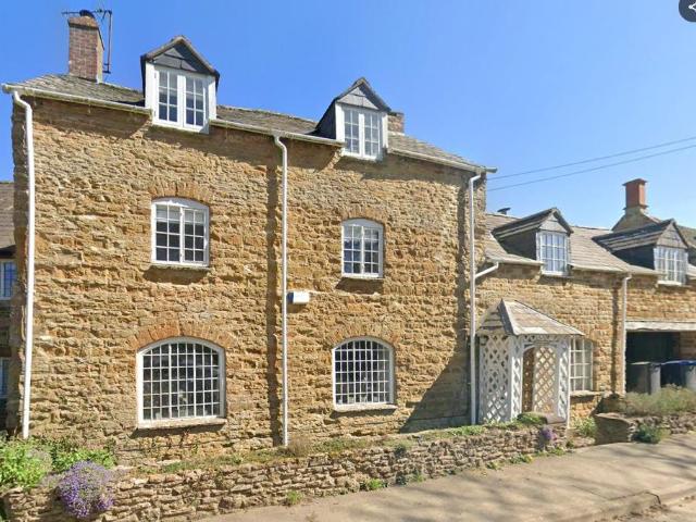 House for sale in Alderminster, Warwickshire