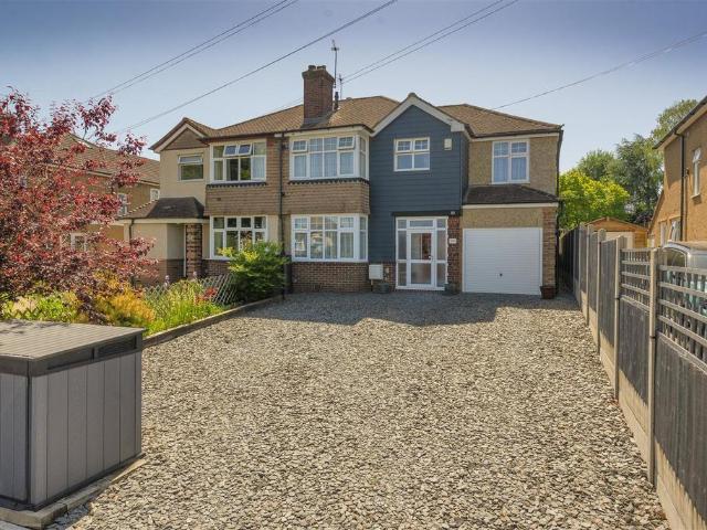 House for sale in Allington, Midway
