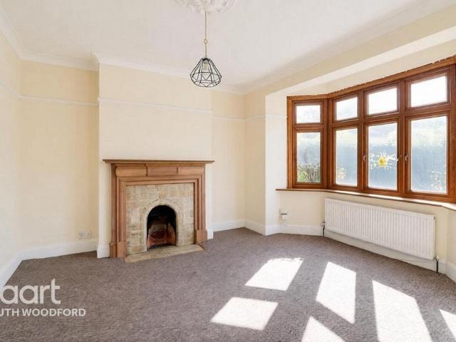 House for sale in London Borough of Redbridge, Greater London