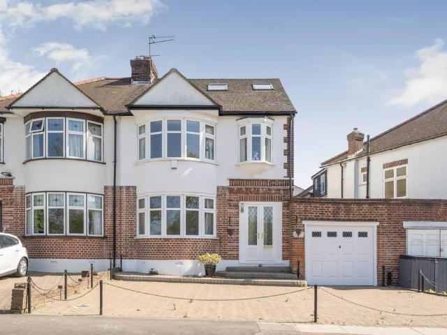 House for sale in Brunswick Park, Greater London