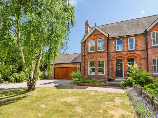 House for sale in Barton In Fabis, East Midlands