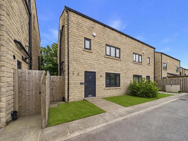 House for sale in Micklehurst, Tameside