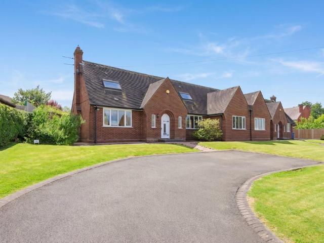 House for sale in Landywood, Great Chatwell