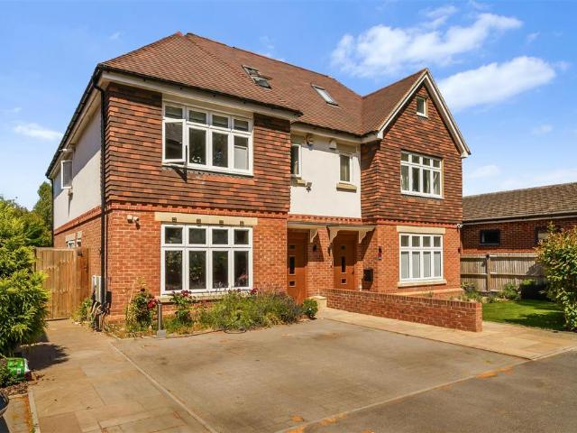 House for sale in Nork, Red Hill