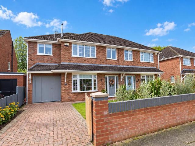 House for sale in Wybers Wood