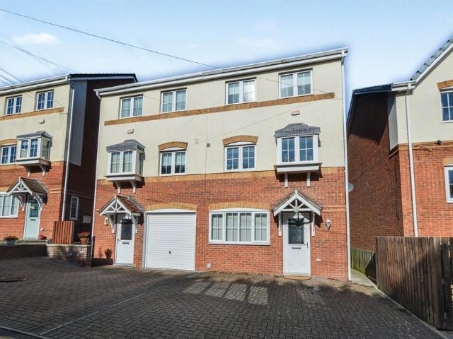 House for sale in Fishers Green, North Yorkshire