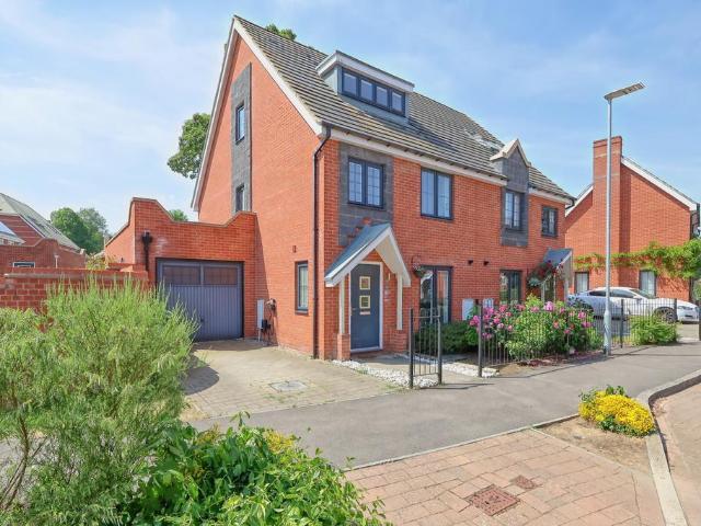 House for sale in Daws Hill, Cressex