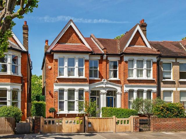 House for sale in London Borough of Lewisham, Greater London