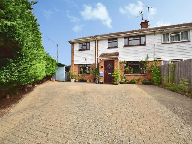 House for sale in Laddingford, Maidstone