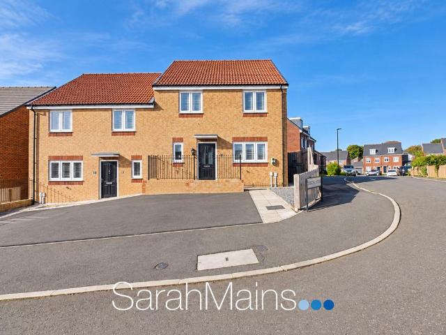 House for sale in Denton Burn, Newcastle upon Tyne