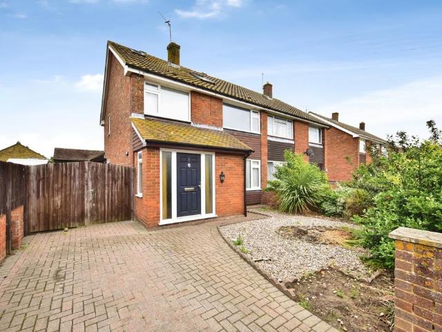 House for sale in Oad Street, Kent
