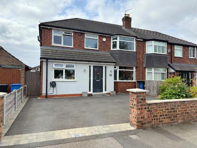 House for sale in Ashton upon Mersey, Trafford Park